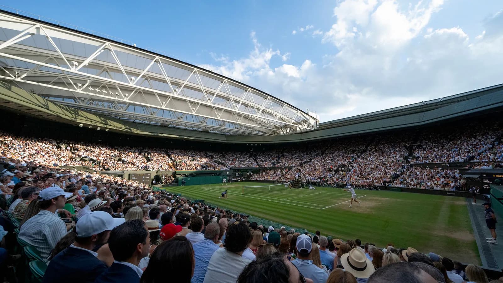A full show court during a match